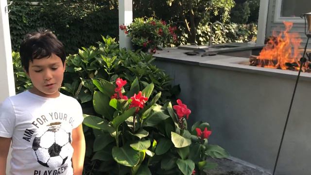 Меня зовут Мэйсон Рахимжан, мне 9 лет и это мое первое видео смотреть онлайн