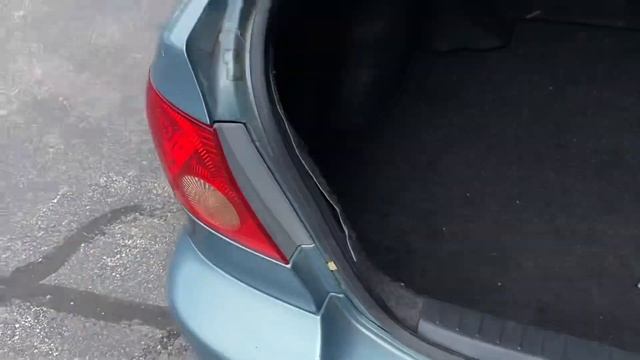 2006 Toyota Corolla LE 5-speed manual смотреть онлайн