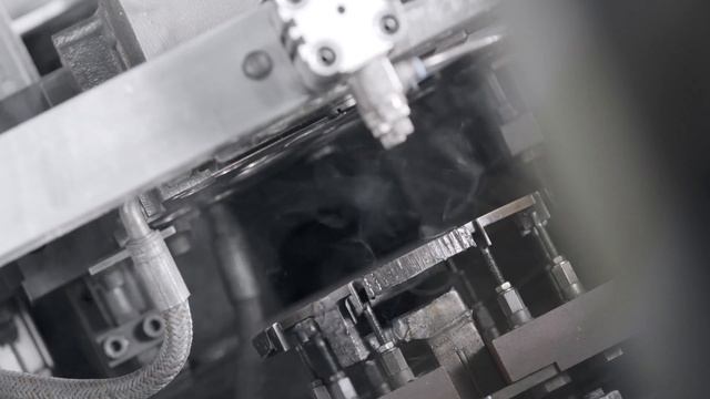 Оригинальные восстановленные запасные части Mercedes-Benz. смотреть онлайн