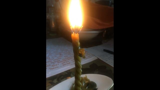 261. 02.08.20г. Свечи. Снова начала находить в доме стразы и осколки от украшений (ни наши). смотреть онлайн