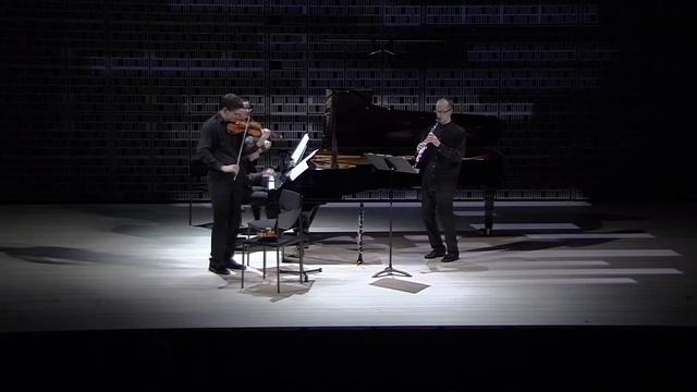 Béla Bartók: Contrasts - Pihenö, Sebes смотреть онлайн