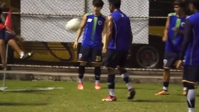 Buakaw kicks off new sports career смотреть онлайн
