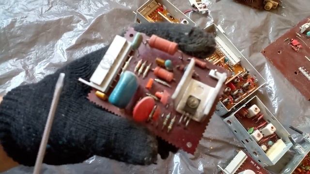 Плата от неизвестного Телевизора Не все то золото, что блестит Разборка смотреть онлайн