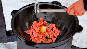 Вкуснющие креветки на костре в казане! Впервые в жизни попробовал креветки