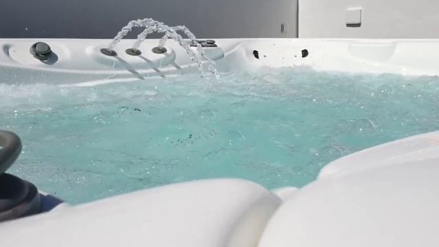 5 часов звуков струй воды в спа - джакузи - звуки покалывания для сна, расслабления, медитации смотреть онлайн
