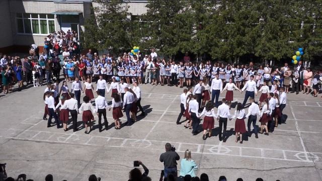 Вальс випускників ЗОШ №3 2017 м.Вараш (Кузнецовськ) смотреть онлайн