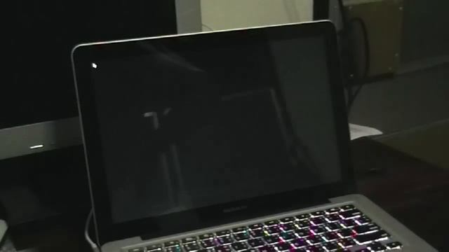 [HD] Unboxing : MacBook Pro 2011 смотреть онлайн