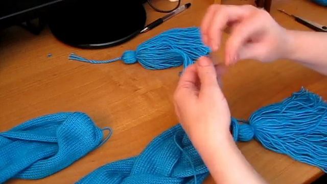 Пришить кисти к шарфу ✅Как связать шарф-косичка✅Шарфик за три часа смотреть онлайн