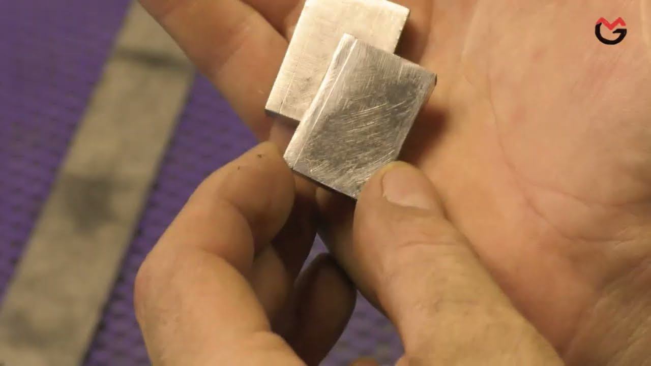 Теперь ножи на кухне всегда острые. Все обошлось без СОСЕДА смотреть онлайн