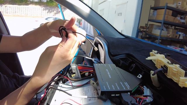 Toyota RAV4 | Wireless CarPlay & Android Auto | Installation смотреть онлайн