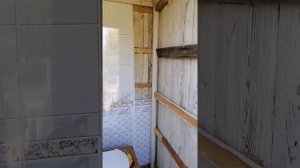 Как и чем обшить дачный туалет