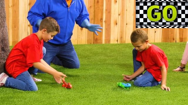 Lizard Races w/ Robo Alive on LIVE BACKYARD PARTY!! смотреть онлайн