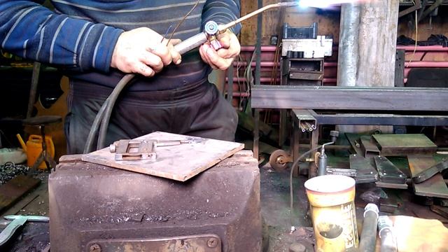 Припаять победит к штангелю или отвертке. Как? смотреть онлайн