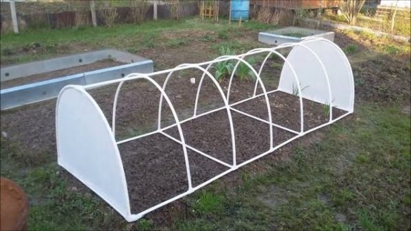 Парник из полипропиленовых труб.
