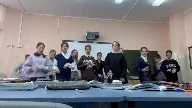 Чекайте лютый танец от нашей тимы (не судите строго это первый раз) смотреть онлайн