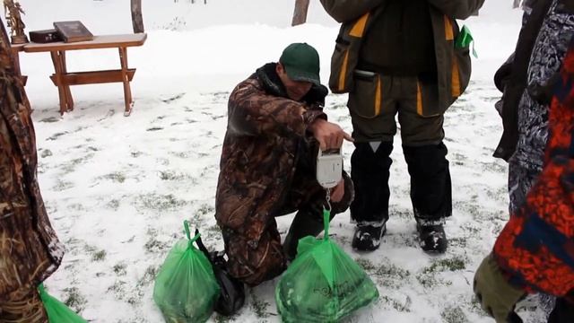 Ловля форели зимой на платниках смотреть онлайн