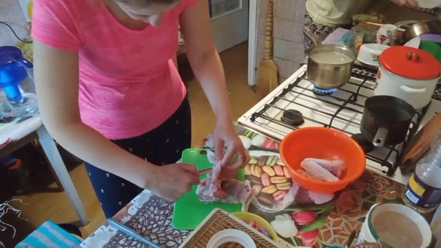 Влог. Делаем уборку в комнате. Готовлю ужин смотреть онлайн