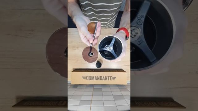 Comandante Zebra Manual Coffee Grinder Unboxing 2020 смотреть онлайн