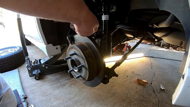 BRAKE PAD REPLACEMENT ON 2000 IMPALA смотреть онлайн