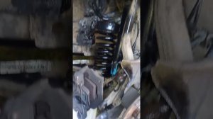 Замена передней пружины Mercedes W (S)210 320cdi