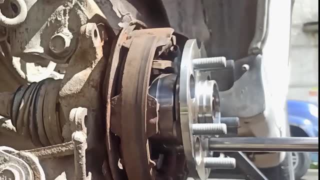 Замена задней ступицы на Lexus RX 350