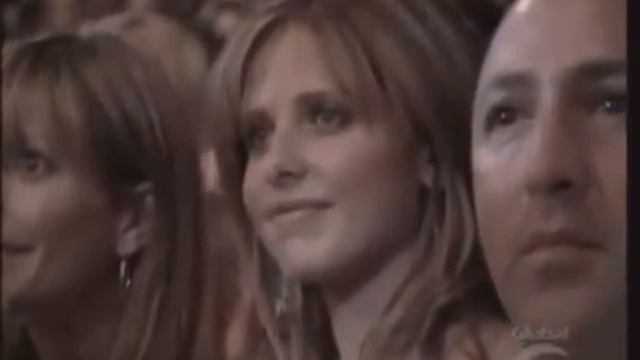 Dakota Fanning and Brittany Murphy present an award at the Teen Choice Awards. смотреть онлайн