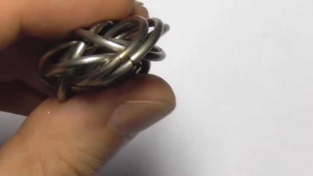 CLOSEUP: WIND WYRM CHAINMAILLE WEAVE TUTORIAL смотреть онлайн