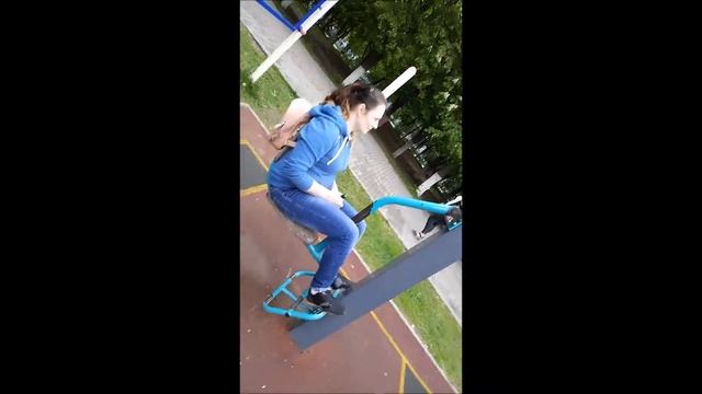 Горе спортсмены )))тренировочный процесс и прогулка с детьми)) смотреть онлайн