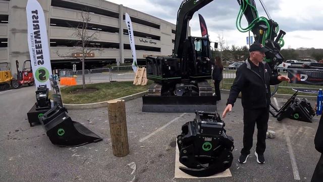 Checking Out The Northeast Hardscape Show + A Night Out With The Guys! смотреть онлайн