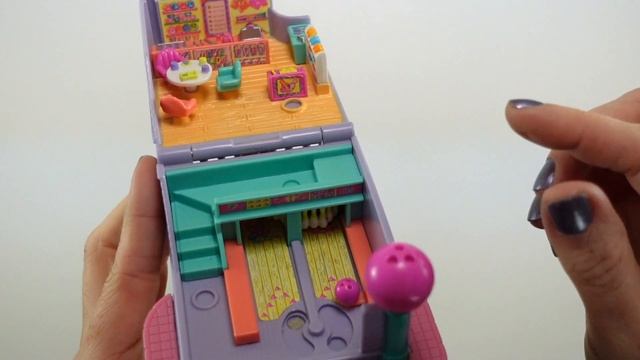 TOY TOUR: 1996 Pollyville Bowling Alley | Vintage Polly Pocket Collection смотреть онлайн