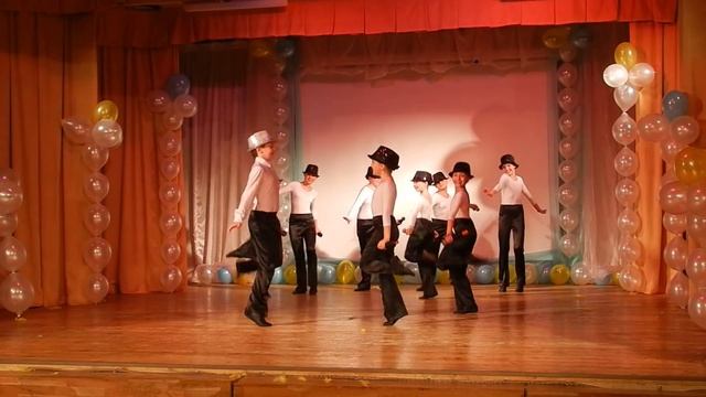 "СТАРЫЙ РОЯЛЬ" В ИСПОЛНЕНИИ КОЛЛЕКТИВА "ЧАРОДЕЙЧИКИ" смотреть онлайн