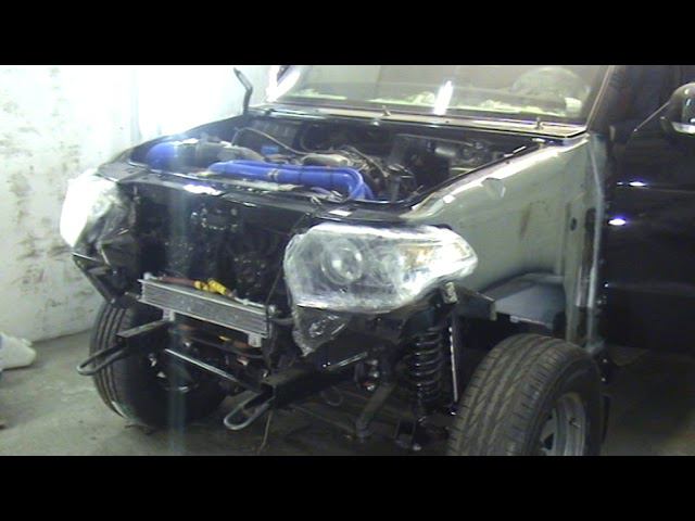 УАЗ ПАТРИОТ V8 2UZ FE - пробный выезд из гаража на АКПП смотреть онлайн