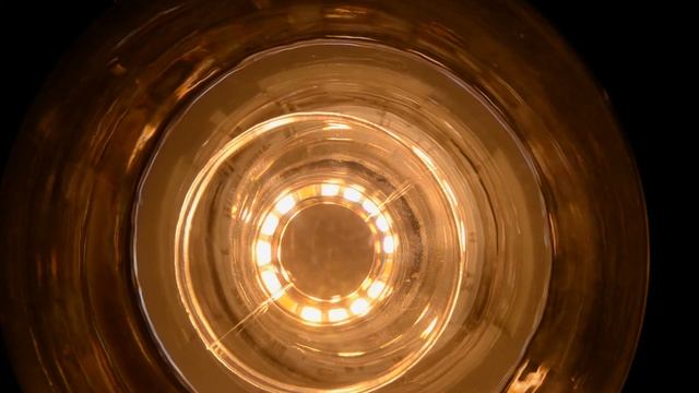 PHILIPS warm glow LED bulb dimming demo смотреть онлайн