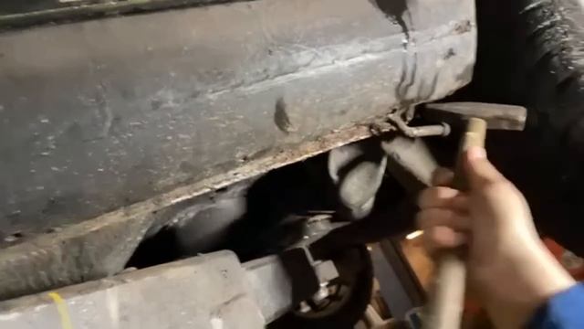 Voll Katastrophe! Wir checken Michis neuen Ford Scorpio | Streamausschnitt смотреть онлайн