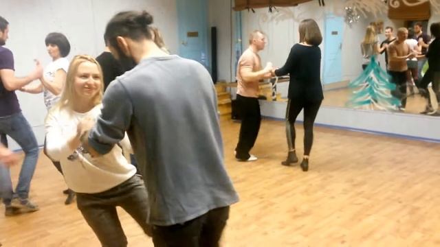 СasaDeRitmo "Дневник занятий": Salsa 12.01.16. Начальный уровень 2 смотреть онлайн