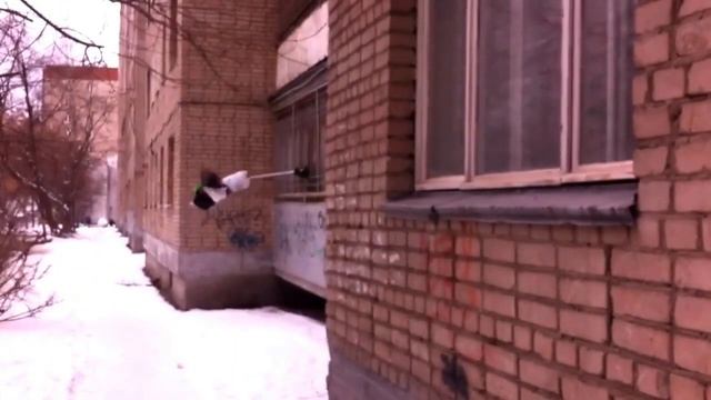 Екатеринбург, эта бабушка делает это каждое утро. смотреть онлайн