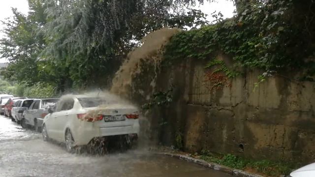 Ливень 4 августа Лазаревское. Мойка самообслуживания. смотреть онлайн