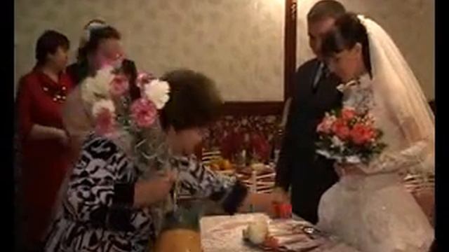 ОДАРИВАНИЕ МОЛОДЫХ смотреть онлайн