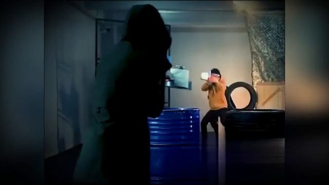 Бластеры для Туалетной Бумаги, Игрушечное Оружие Стреляющее Туалетной Бумагой смотреть онлайн