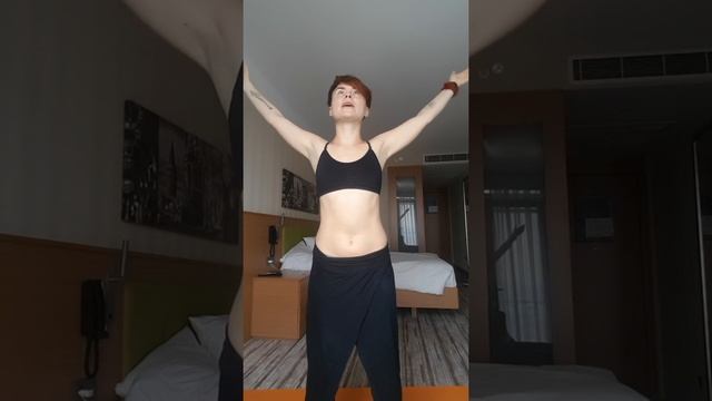 Live.Love.Yoga Утренняя практика йоги, часть 2 смотреть онлайн