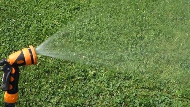 Пистолет-разбрызгиватель, металлический с покрытием из термопластической резины