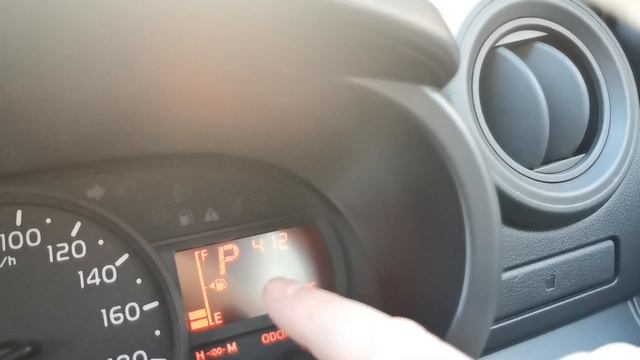 Тойота Пассо, обзор приборной панели. смотреть онлайн