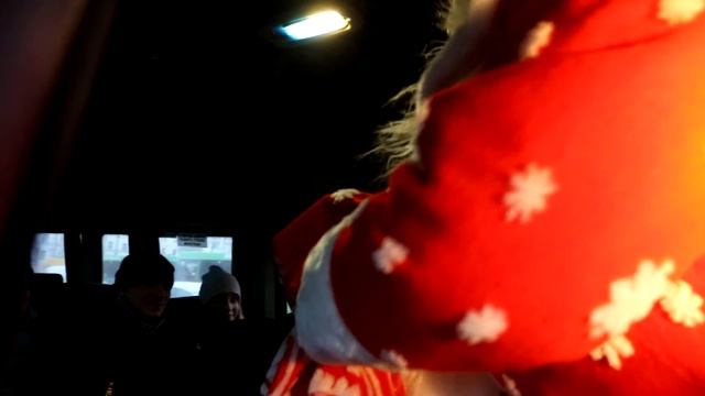 В Витебске Дед Мороз вместо посоха взял в руки жезл сотрудника ГАИ смотреть онлайн