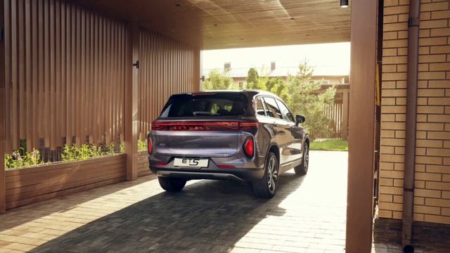 В России начались продажи электрического кроссовера Skywell ET5 смотреть онлайн