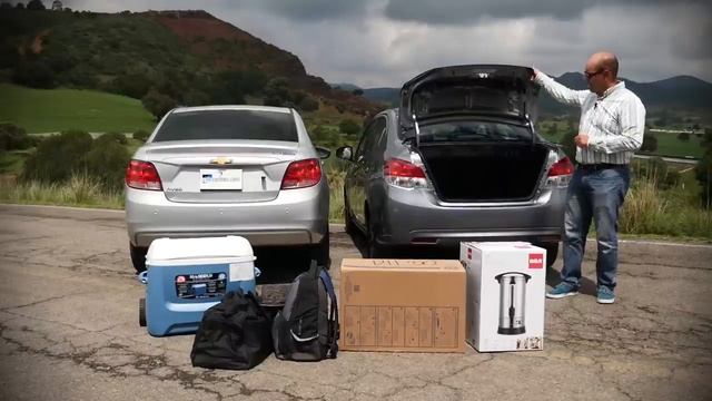 Chevrolet Aveo VS Mitsubishi Mirage G4 - ¿Cuál te debes comprar? | Autocosmos смотреть онлайн