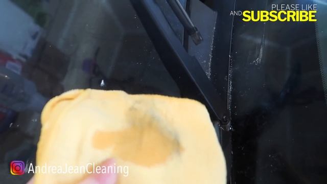 Spray THIS on your Windshield Wipers and they are AS NEW ? (no more streaks) Amazing ? смотреть онлайн