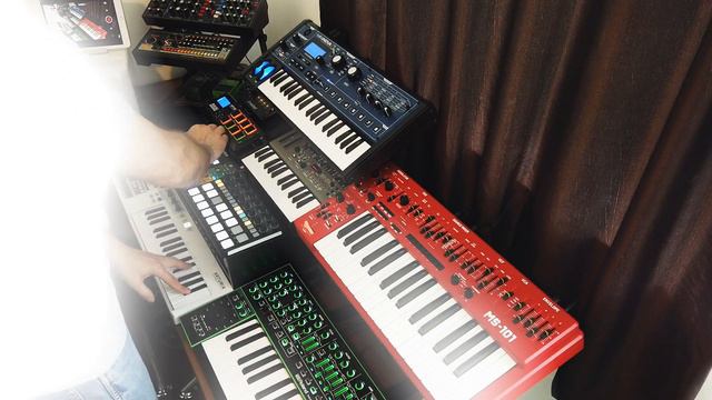 Behringer MS101 - Midi - Arturia BeatStep Pro Sequencer - Recorded Live смотреть онлайн