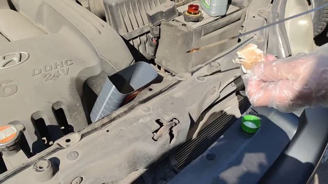 Lifehack! Hyundai Santa Fe доливка масла в мотор. смотреть онлайн