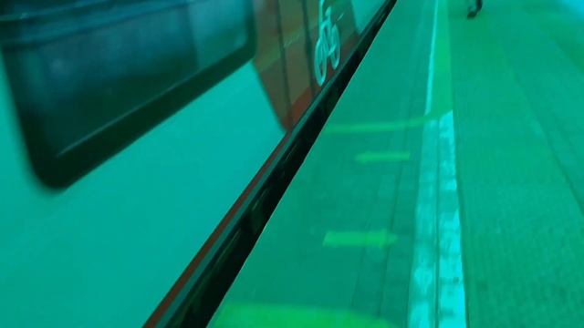 Ласточка 065 на станции: Деловой центр. Снова с Aviation live снято 18.02.23. в 14:00 на Vivo T1. смотреть онлайн