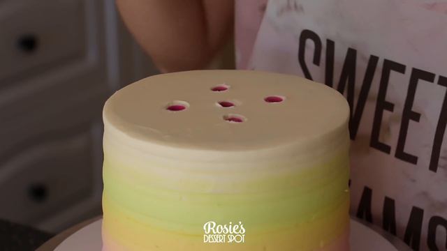 Elegant Buttercream Rose Cake Tutorial- Rosie's Dessert Spot смотреть онлайн